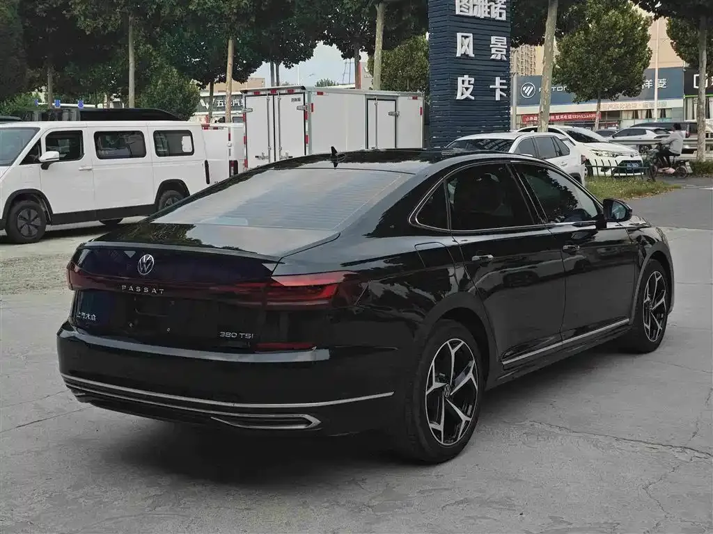 Volkswagen Passat — фото 8