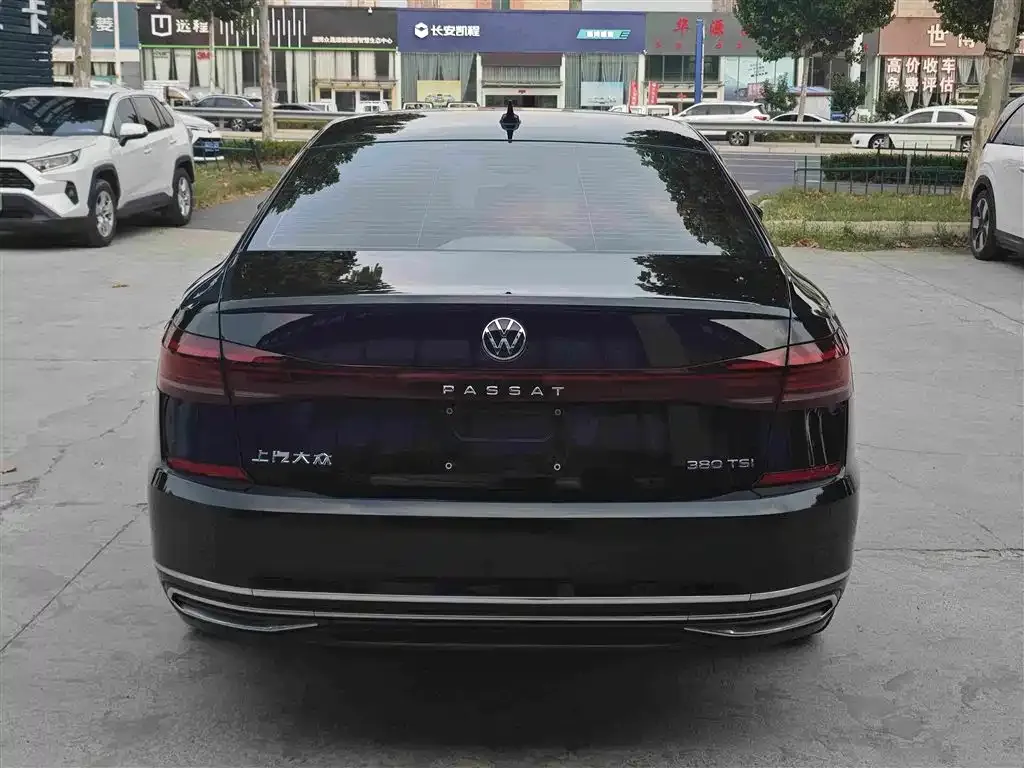 Volkswagen Passat — фото 7