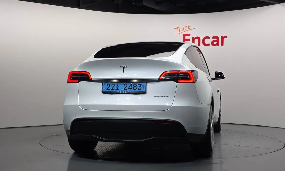 Tesla Model Y — фото 2