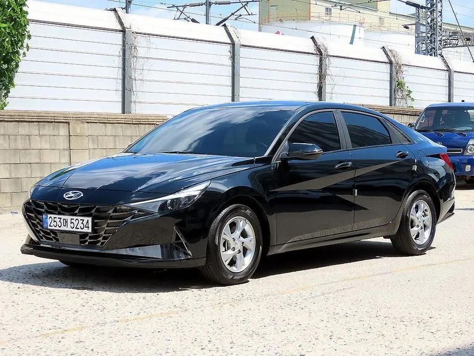 Hyundai AVANTE — фото 1
