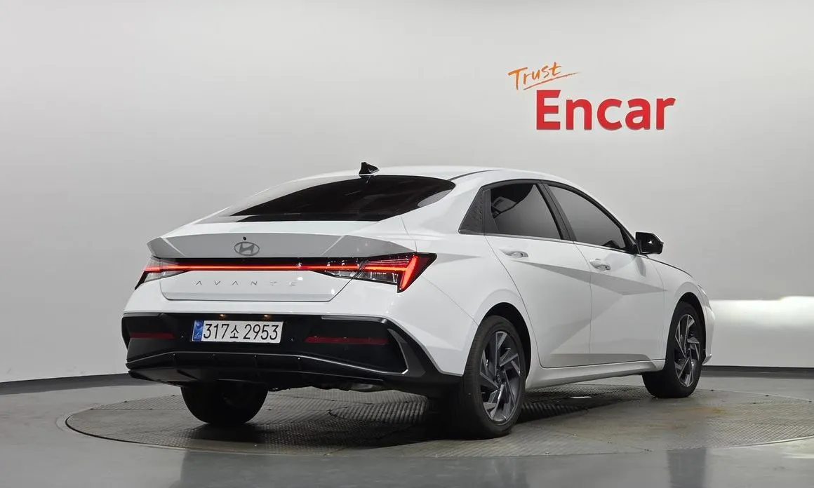 Hyundai AVANTE — фото 3