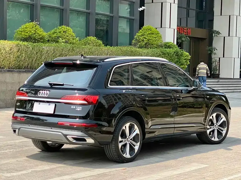 Audi Q7 — фото 4