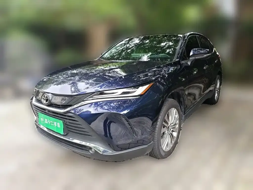 Toyota Harrier — фото 1