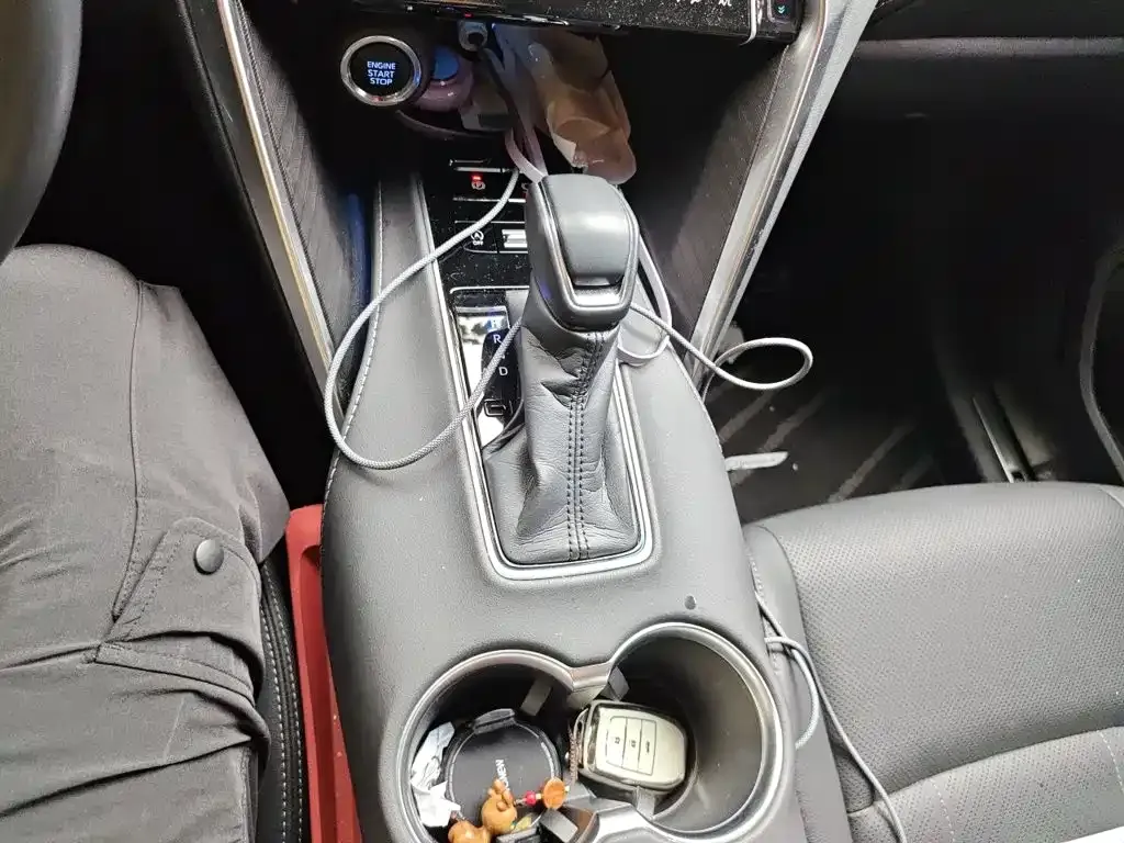 Toyota Harrier — фото 10