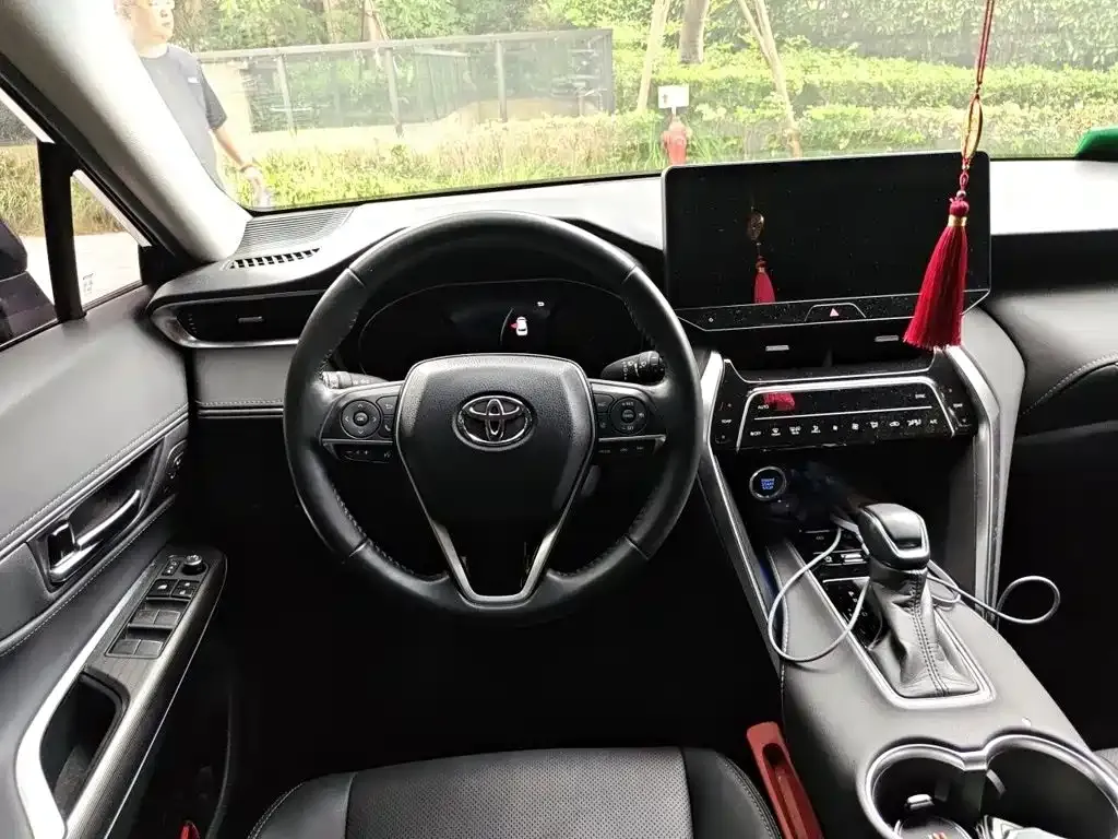 Toyota Harrier — фото 7