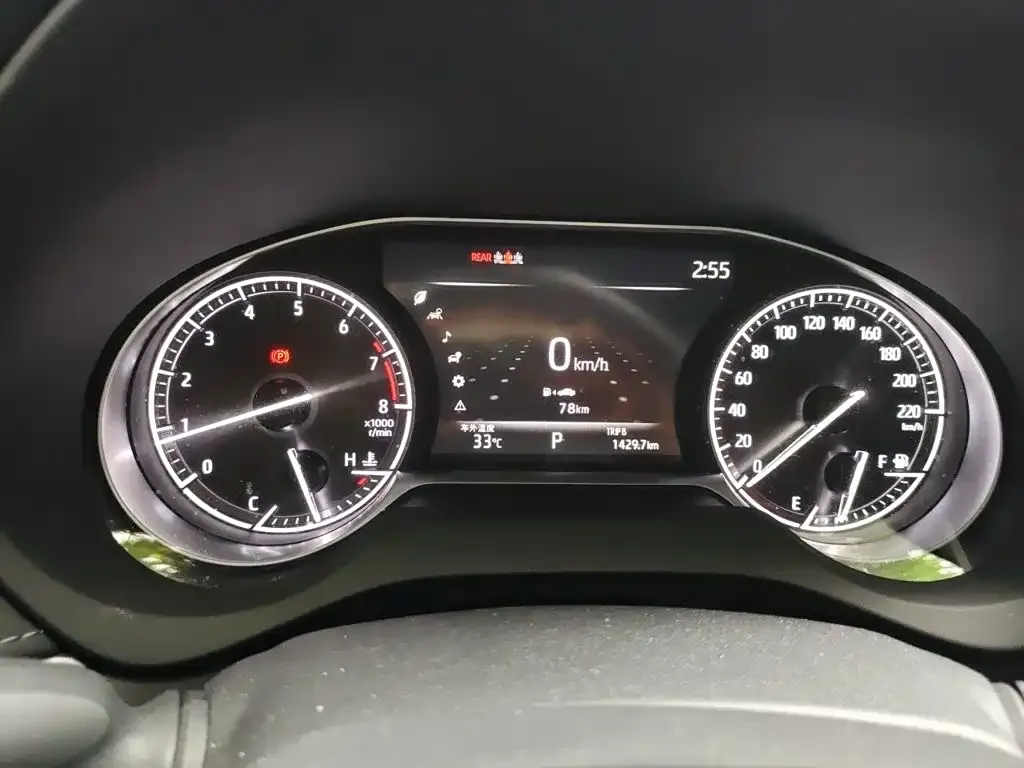 Toyota Harrier — фото 6