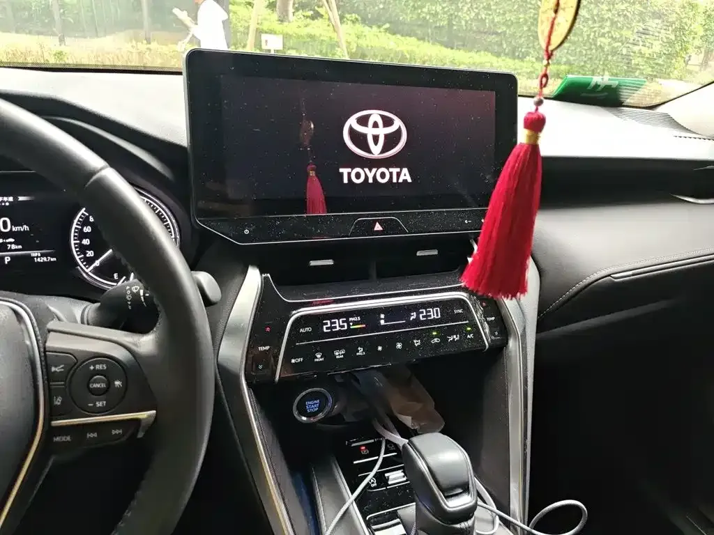 Toyota Harrier — фото 9