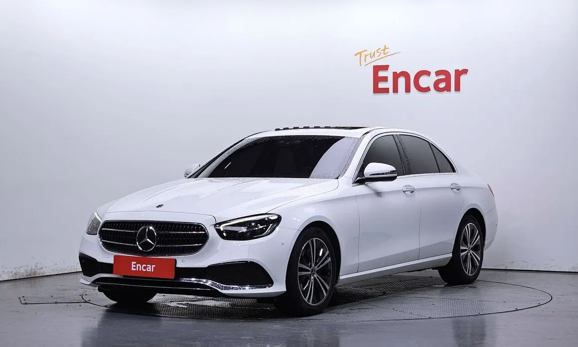 Mercedes-Benz E-Class — фото 1