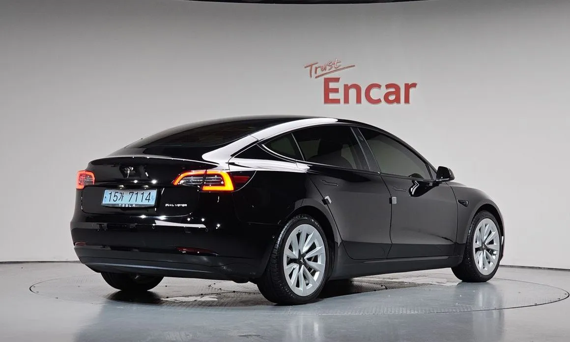 Tesla Model 3 — фото 2