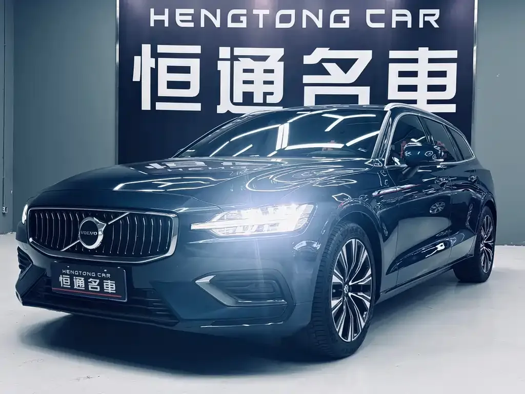 Volvo V60 — фото 1