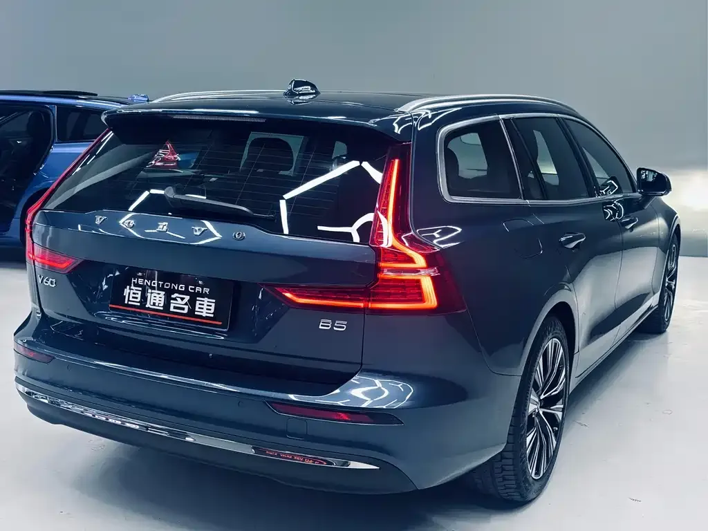 Volvo V60 — фото 9