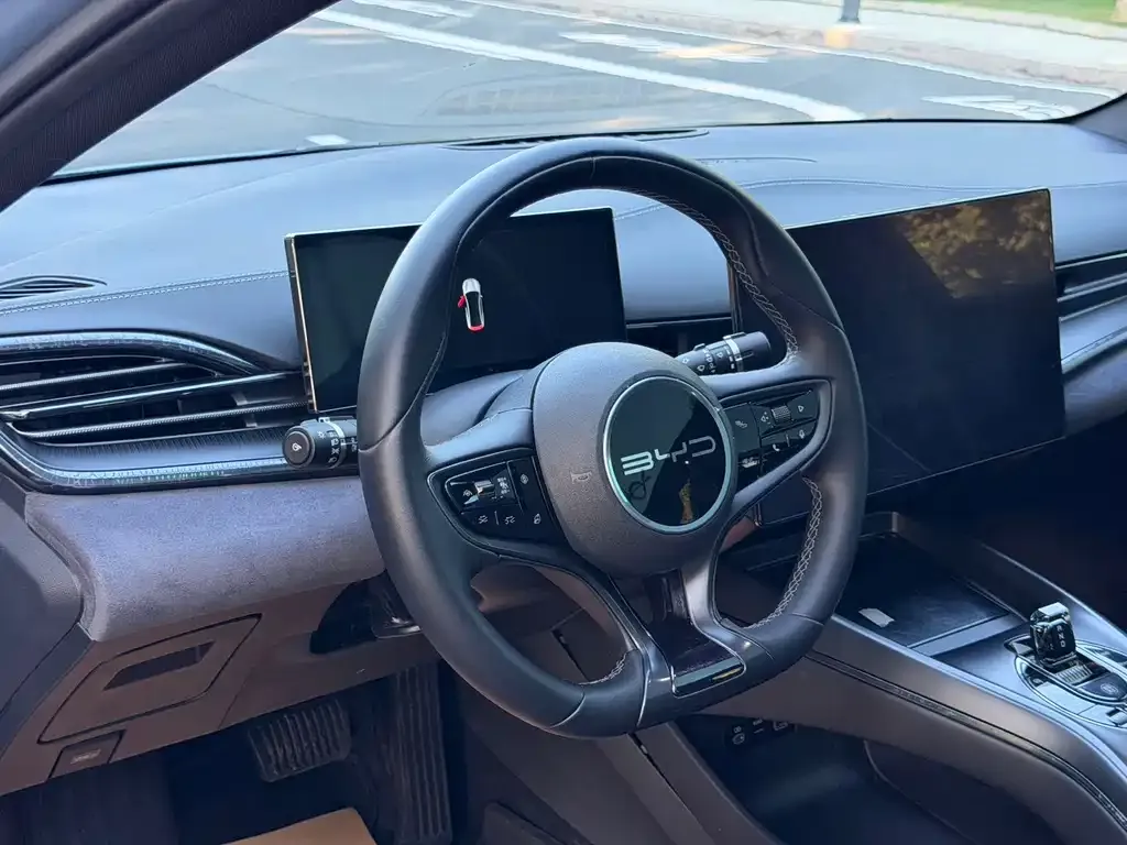 BYD Seal — фото 2