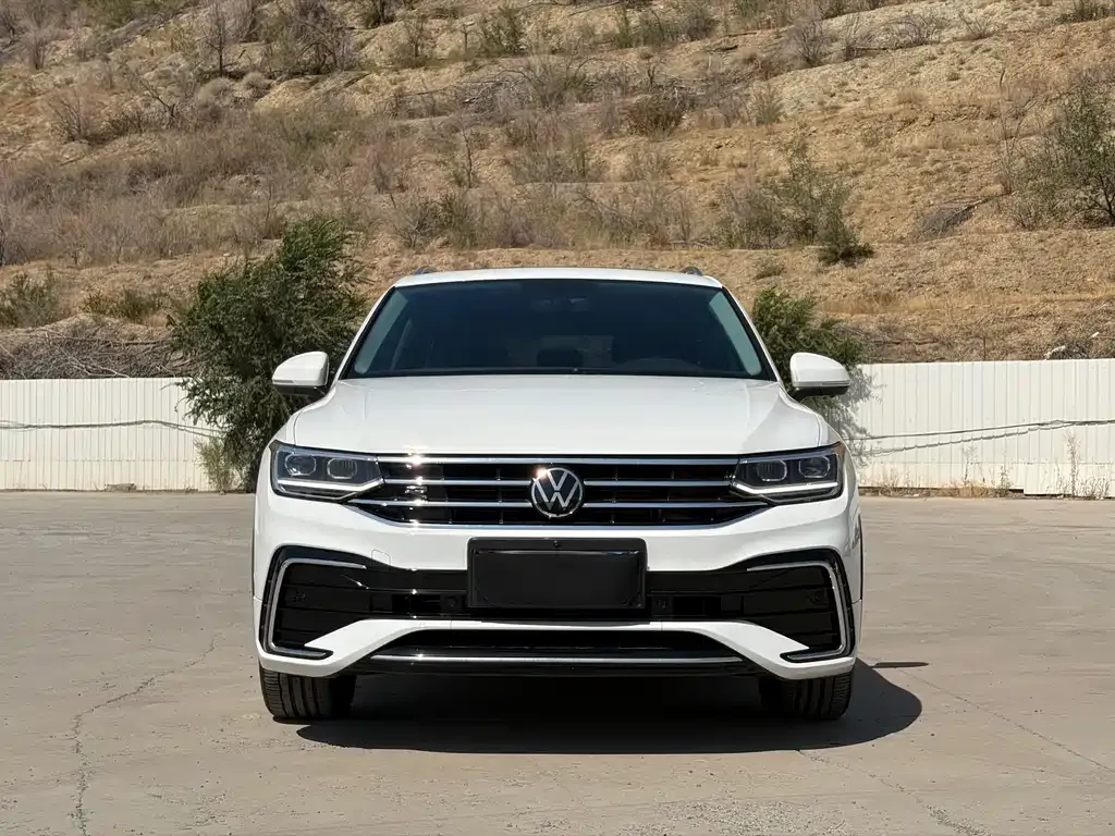 Volkswagen Tiguan L — фото 5