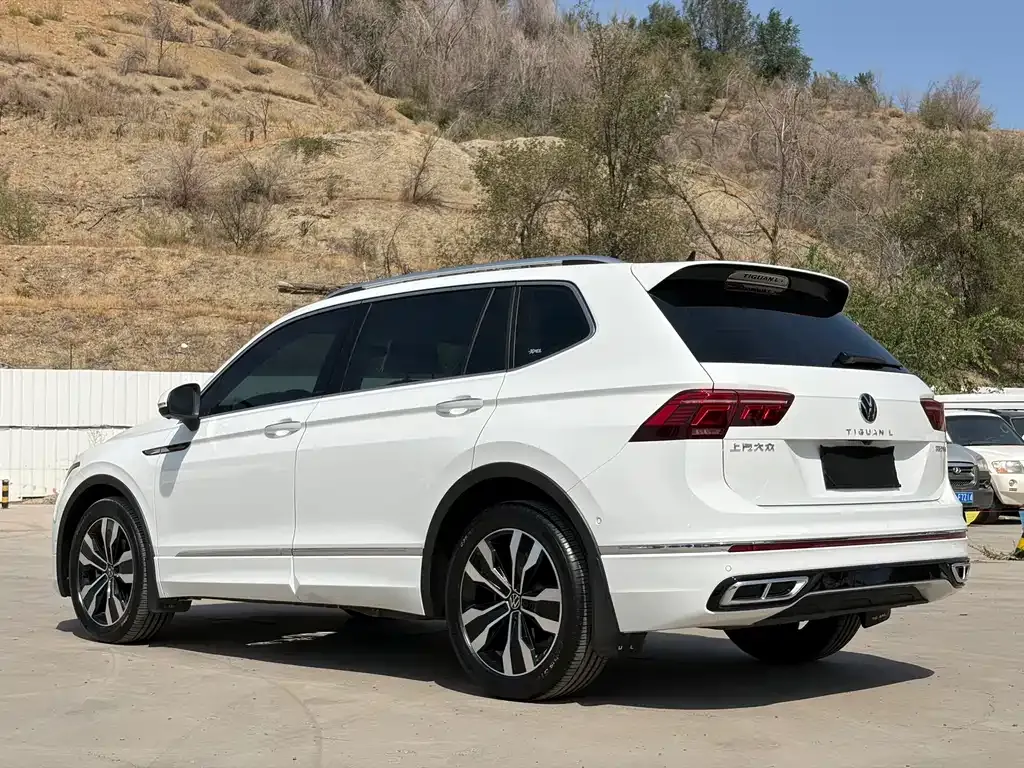 Volkswagen Tiguan L — фото 3