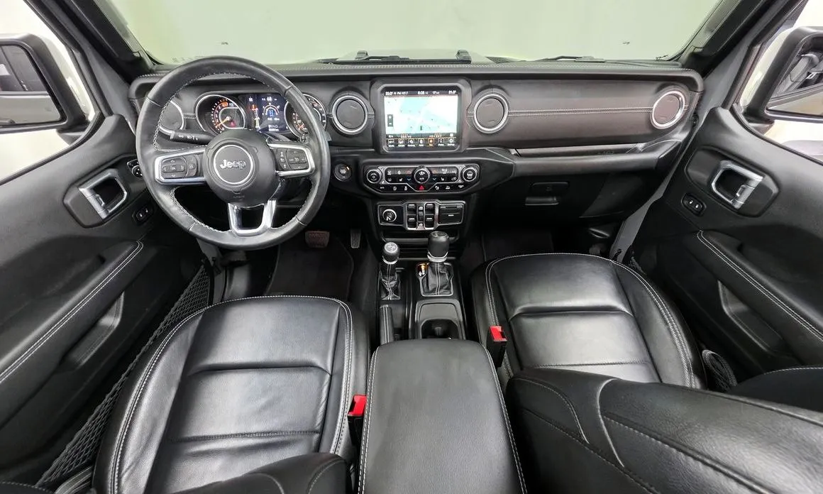 Jeep Wrangler — фото 10