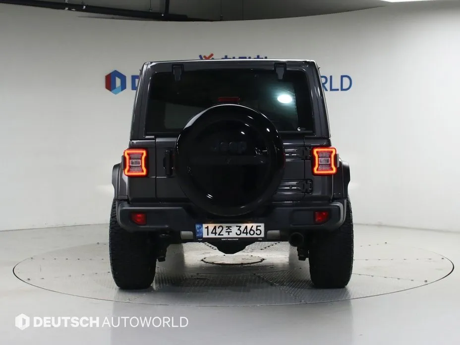Jeep Wrangler — фото 2