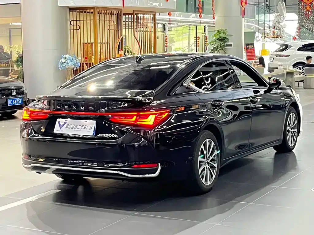 Lexus ES — фото 2