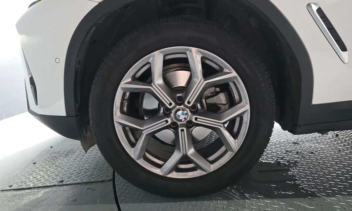 BMW X3 — фото 10