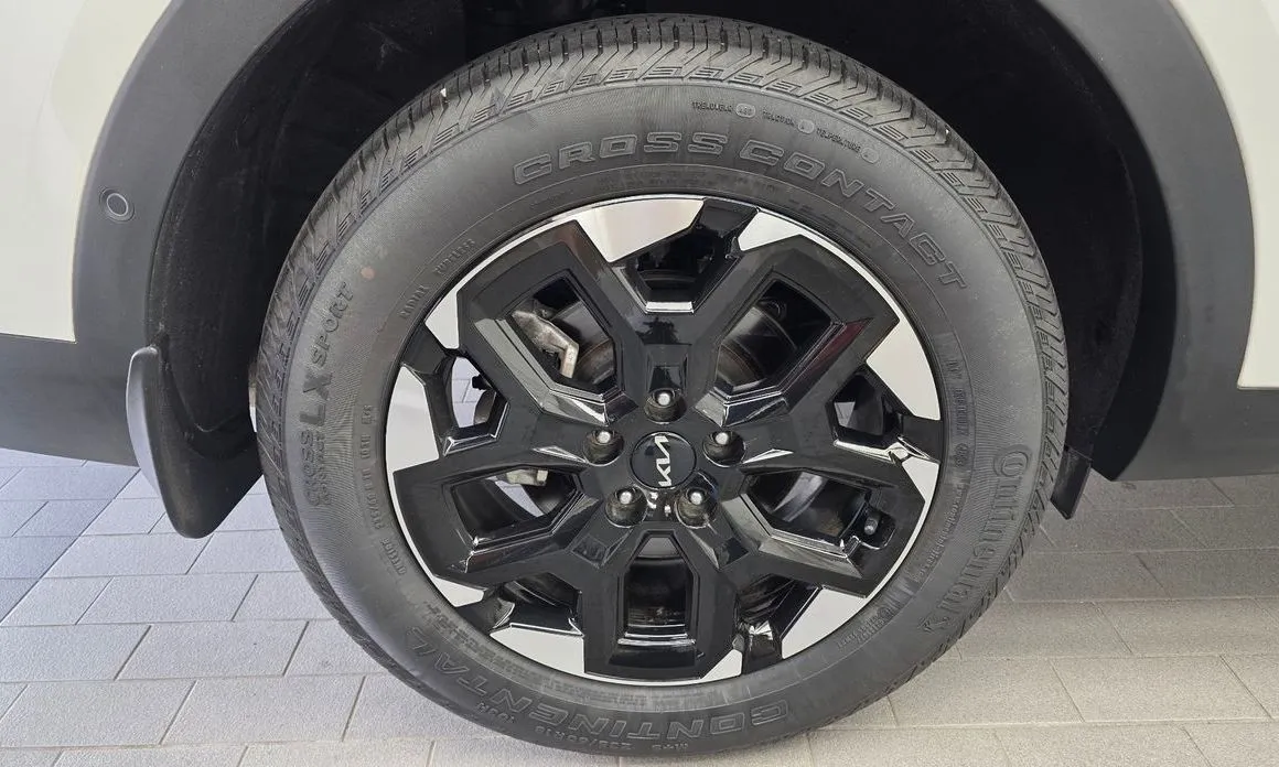 Kia Sorento — фото 7