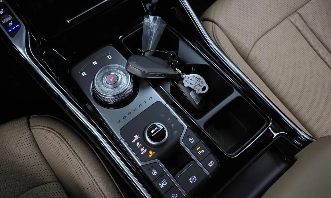 Kia Sorento — фото 9