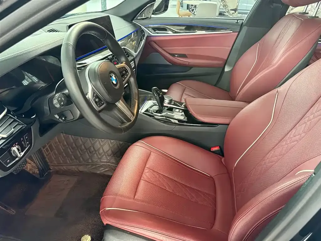 BMW 5 Series — фото 10