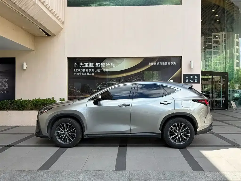 Lexus NX — фото 2