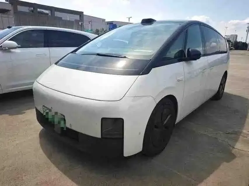 Li Auto MEGA — фото 1