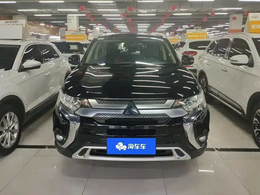 Mitsubishi Outlander — фото 10