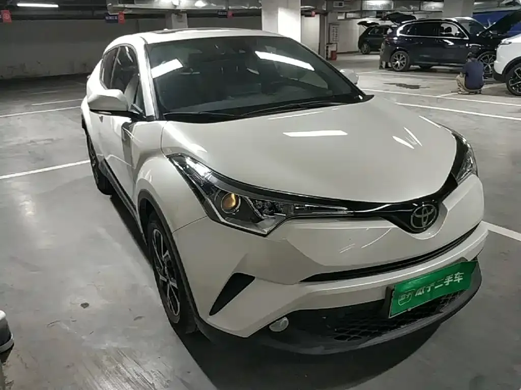 Toyota C-HR — фото 10