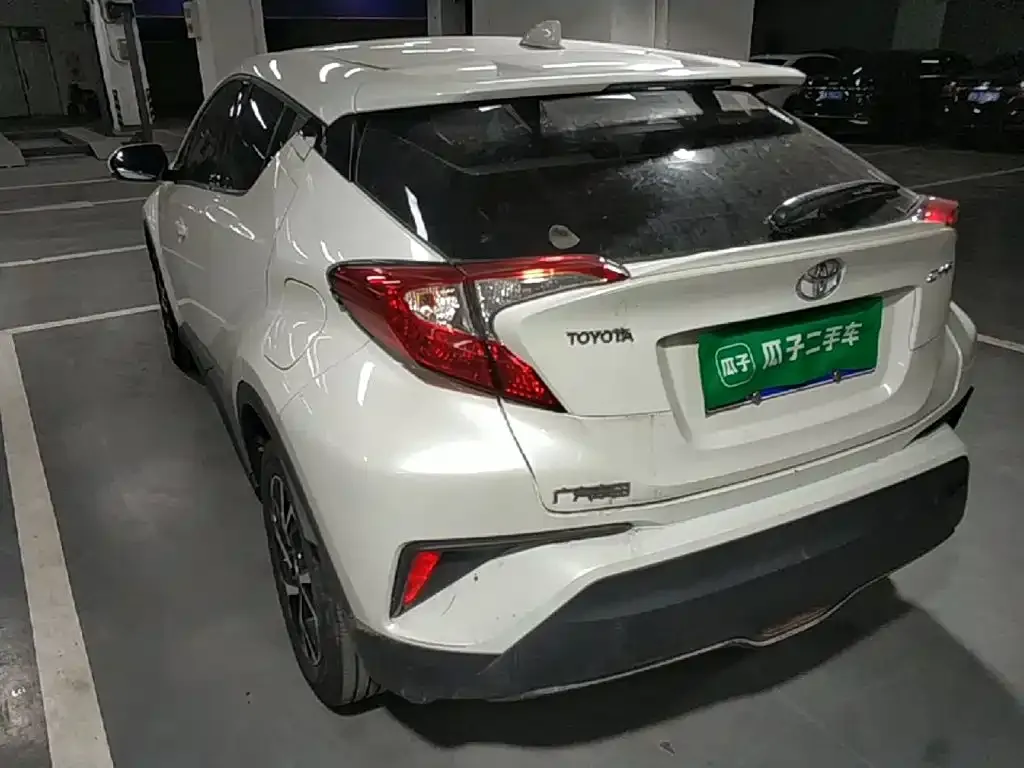 Toyota C-HR — фото 9