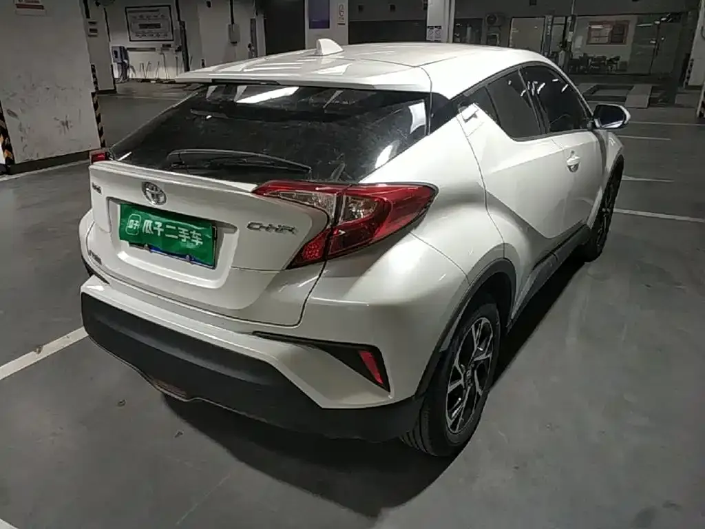 Toyota C-HR — фото 6