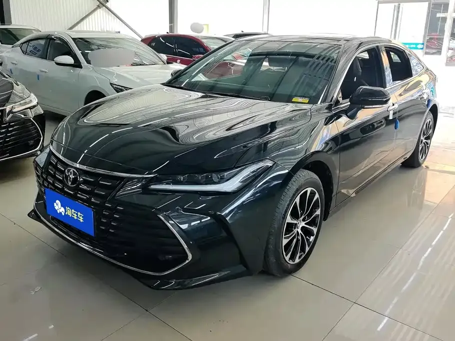 Toyota Avalon — фото 1