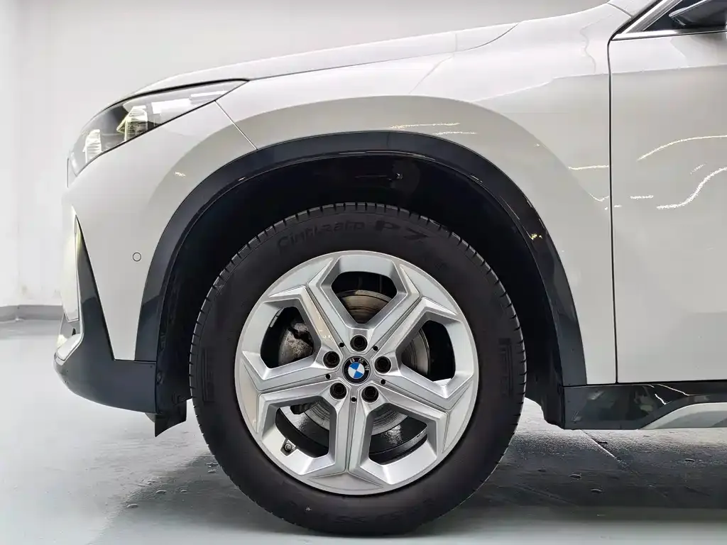BMW X1 — фото 9
