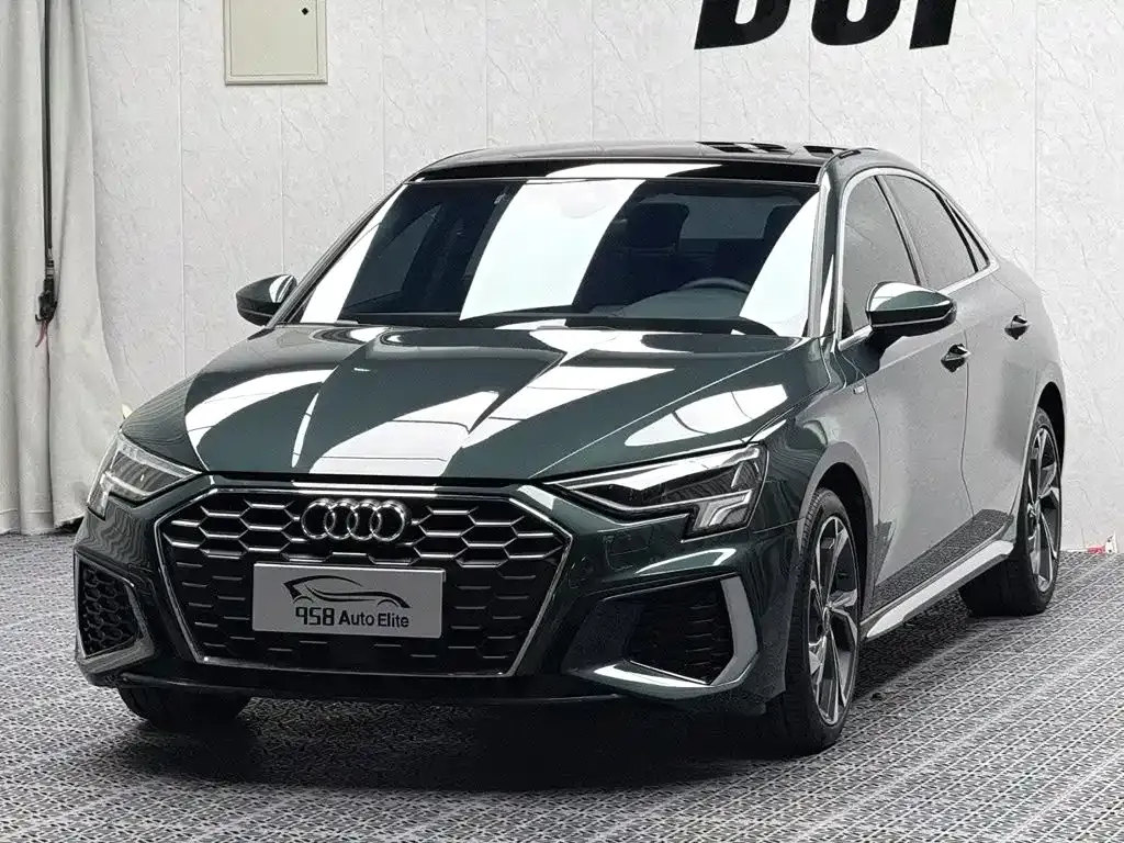 Audi A3 — фото 1