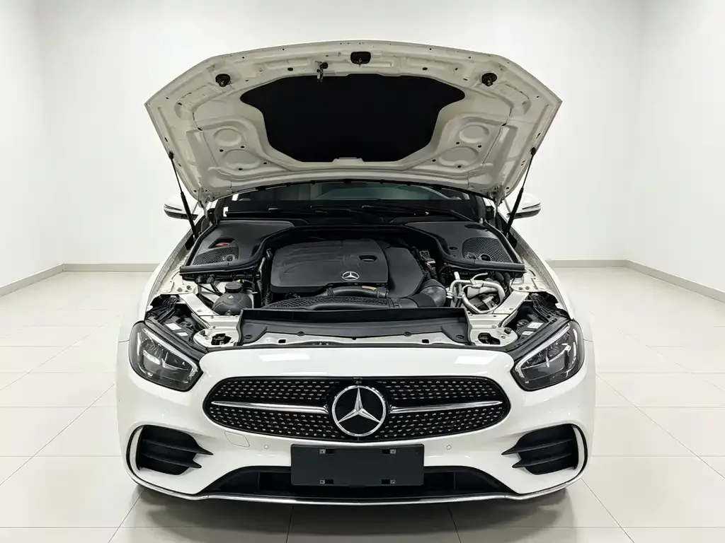 Mercedes-Benz E-Class — фото 10