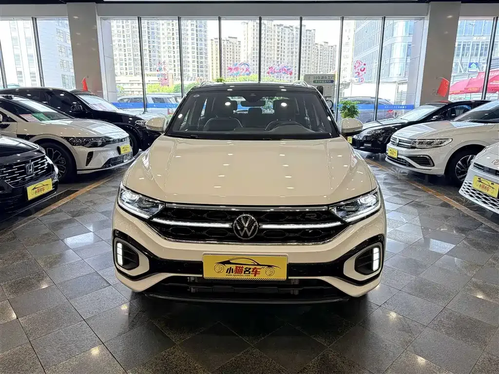 Volkswagen T-Roc — фото 10