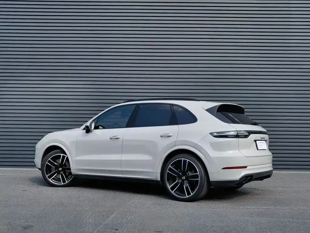 Porsche Cayenne — фото 5