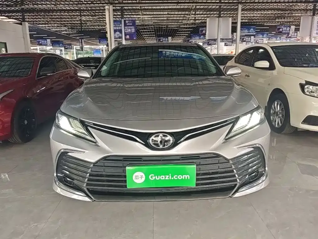 Toyota Camry — фото 9