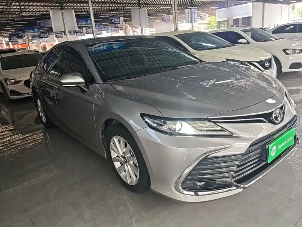 Toyota Camry — фото 8