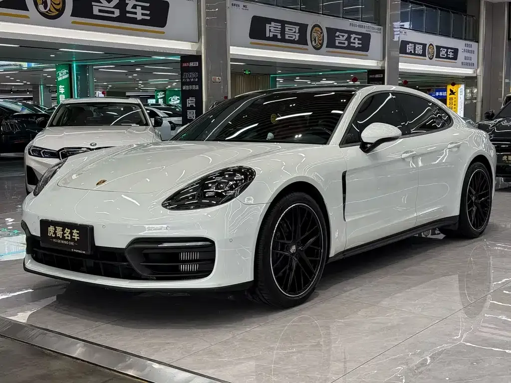 Porsche Panamera — фото 1