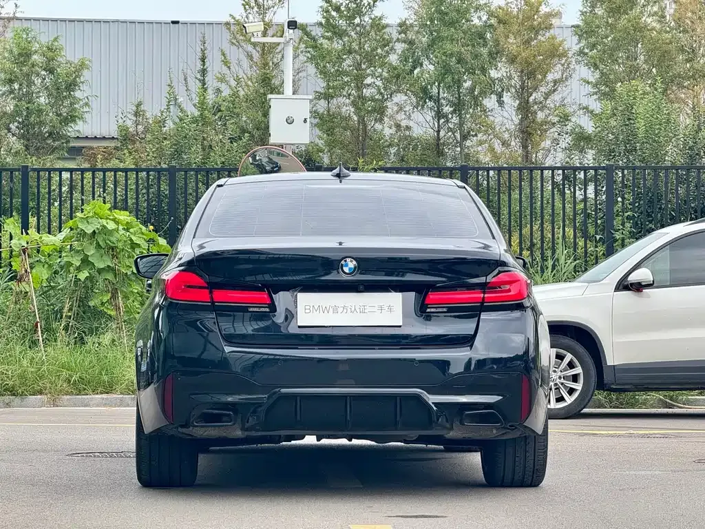 BMW 5 Series — фото 8