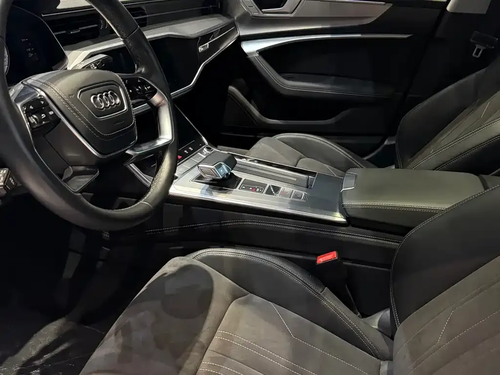 Audi A7L — фото 9