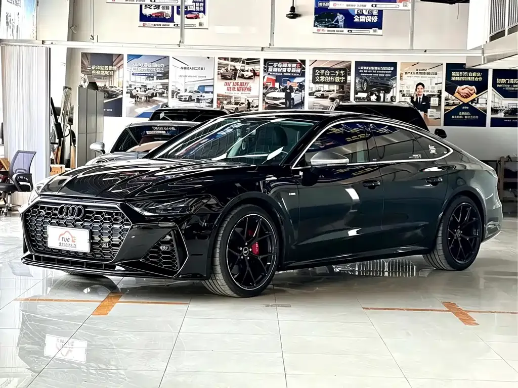 Audi A7 — фото 1