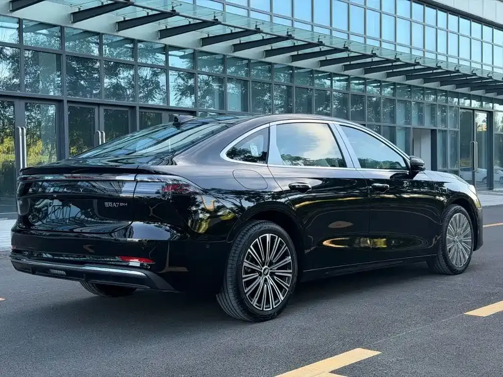 Geely 银河A7 EM — фото 2