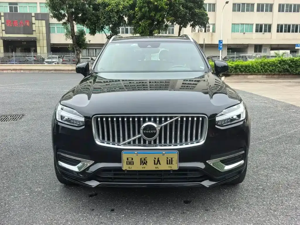 Volvo XC90 — фото 1
