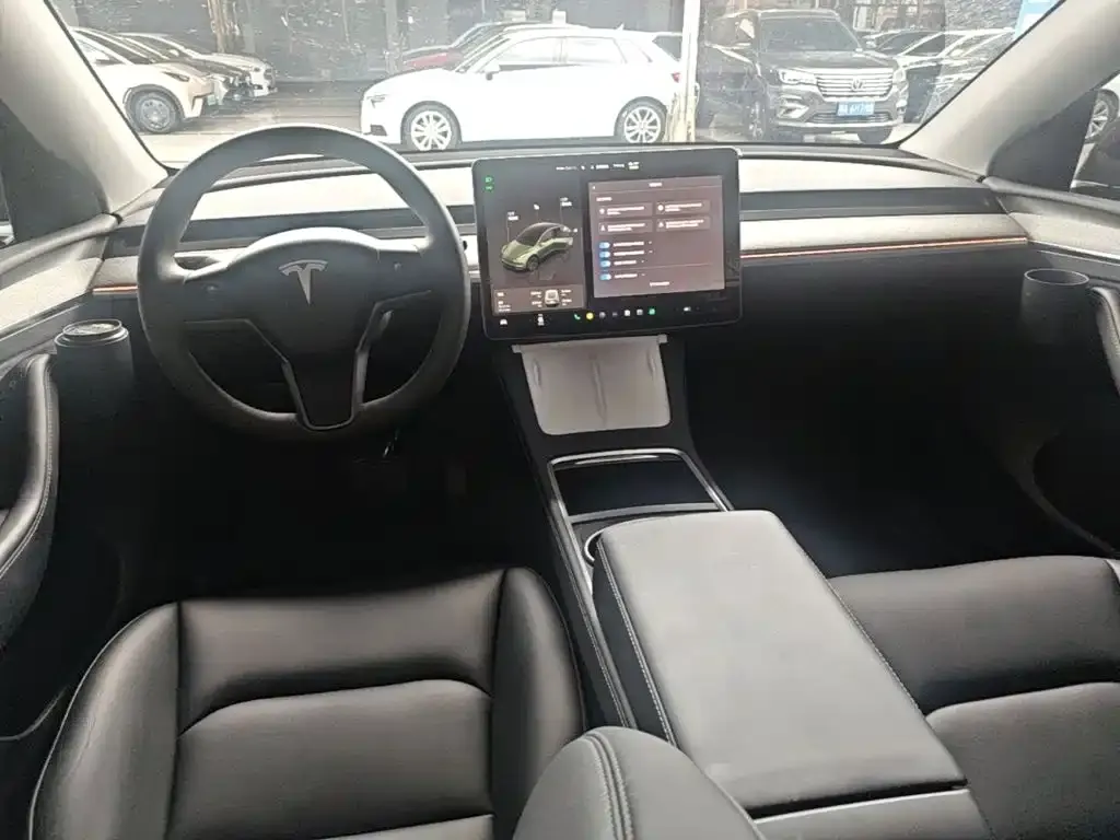 Tesla Model Y — фото 4