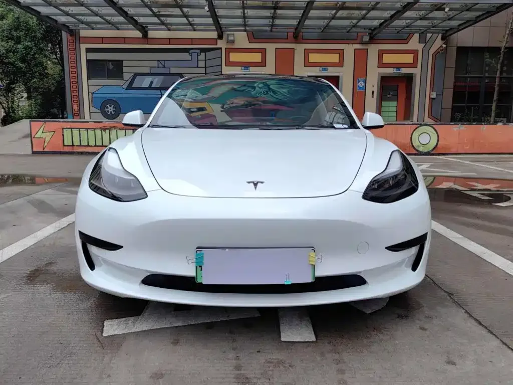 Tesla Model 3 — фото 10