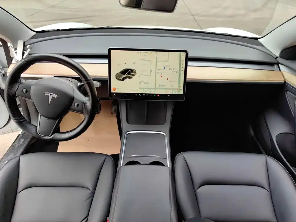 Tesla Model 3 — фото 4