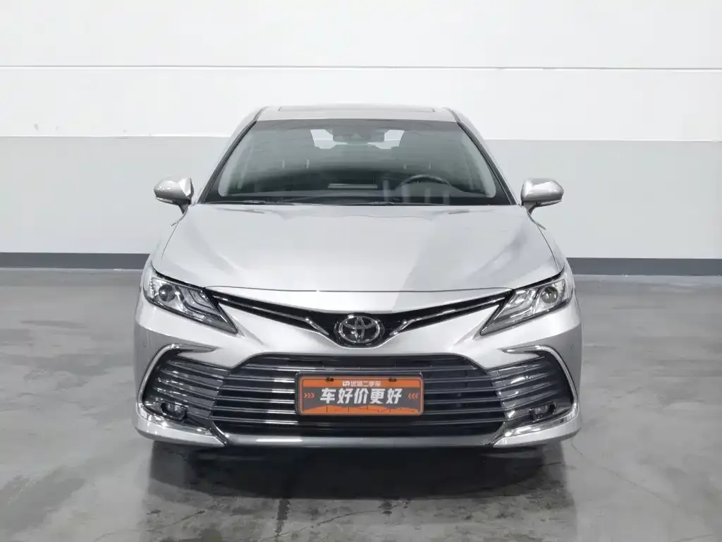 Toyota Camry — фото 7