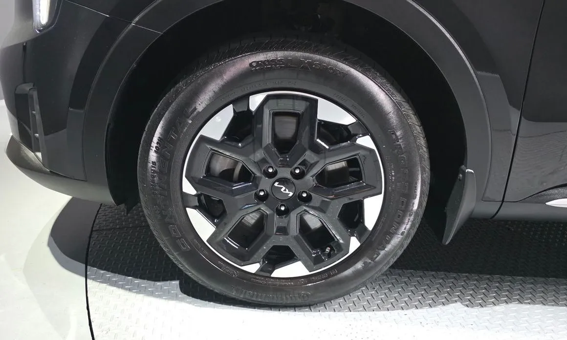 Kia Sorento — фото 7